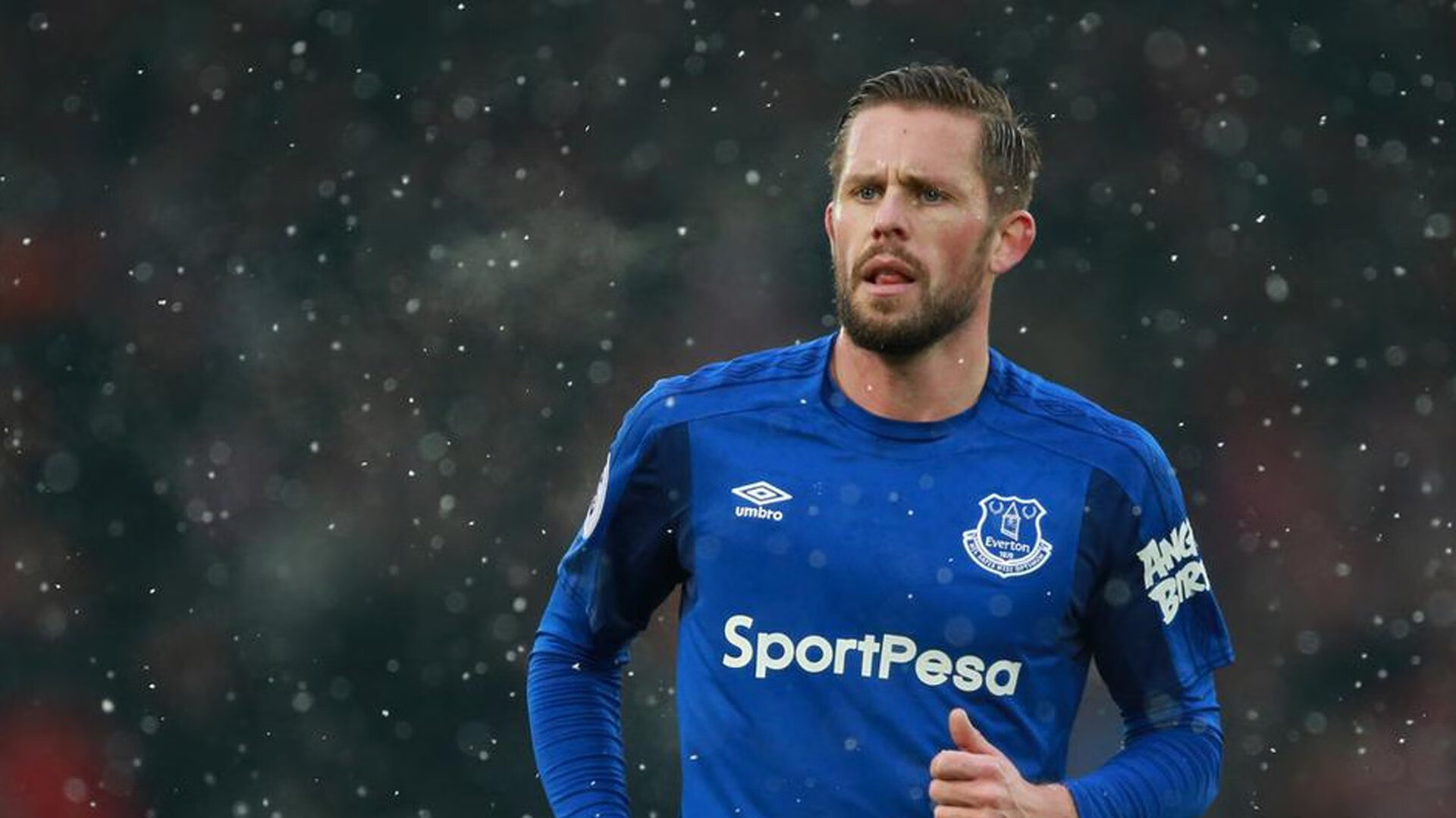 “四川省体育馆拳击赛：全球拳击迷的热血之约，谁能用拳头书写传奇？”